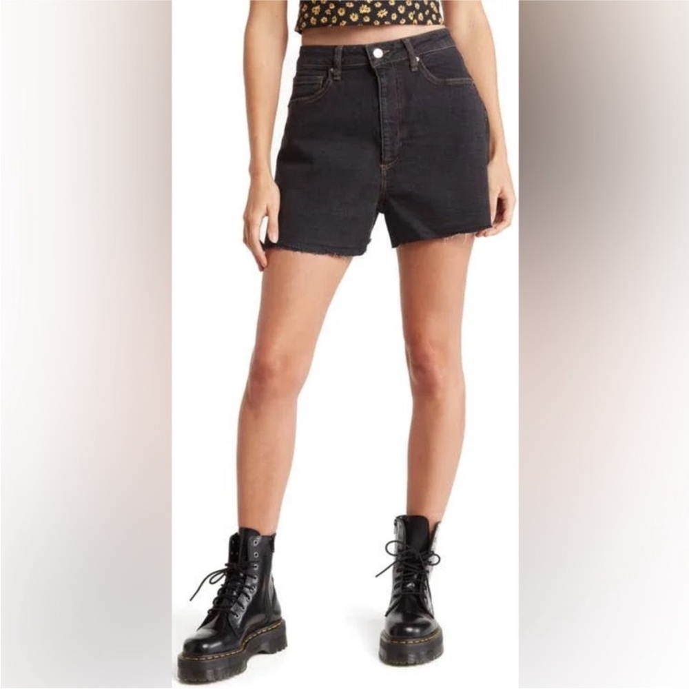 194 NWT WeWoreWhat Revolve Women's Dark Denim Shorts Size 26